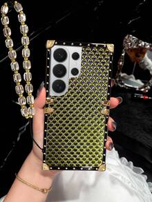 1件裝黑金壓紋亮片圖案水晶手鍊長方形手機殼，相容 Galaxy S26 Ultra/S26/S26 Plus/S25FE/S25Ultra/S25+/S25/S24 Plus/S24/S24U/S23 Ultra/S22ULTRA/A57 5G/A56 5G/A37 5G/A36/A17/A16，相容 Apple 17proamx/17/16 Promax/16/15PRO Max/15/14 Plus/15plus/14 Pro Max/13promax 機型。[國際版，非本地版] 圖案附保護膜，使用前請撕除 - 黑金色浮雕閃粉+水晶手鍊 - 查看 5