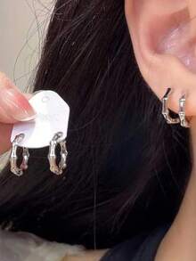 1 Pasang Anting Hoop Perak Kecil Asimetris, Anting Minimalis Elegan dan Manis untuk Wanita, Gaya Populer - Perak - View 3