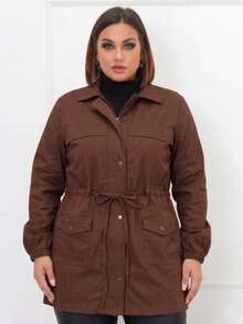 Plus Size Winter Overcoat In Bengaline Fabric With Drawstring, Zipper, And Button Closure. This Winter Parka Coat/Blouse Is Perfect For Sizes G1, G2, And G3. - 鏽棕色 - 查看 2