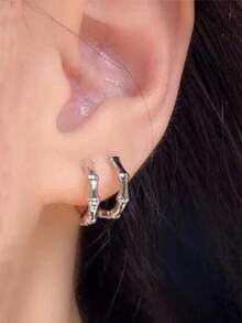 1 Pasang Anting Hoop Perak Kecil Asimetris, Anting Minimalis Elegan dan Manis untuk Wanita, Gaya Populer - Perak - View 4