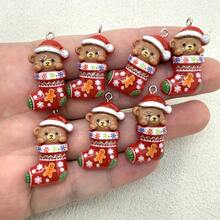 6件裝樹脂聖誕襪熊吊飾，適合DIY珠寶製作，完美用於派對配件、耳環、項鍊、包包掛飾 - 聖誕小熊襪子吊墜 - 查看 7