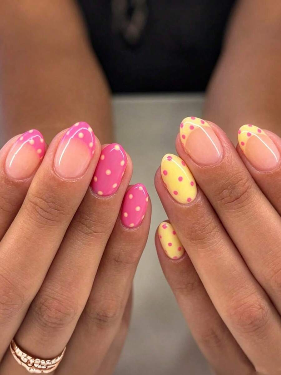 24pcs Short Oval Polka Dot Fake Nails Set, Includes 1 Double-Sided Adhesive Tape And 1 Nail File, Short Polka Dot Nails Make Your Fingertips Shine And Attract, Perfect For Parties, Dancing And Daily Use - Multicolor - View 1