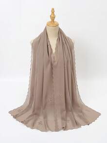 女士雪纺长围巾，饰有刺绣蝴蝶结，柔软透气，用途广泛，可作头巾、撞色蝴蝶结刺绣扇形围巾等。这款围巾轻盈透气，柔软舒适，适合聚会、旅行、摄影等各种场合，也可作沙滩巾或假日围巾使用。 - 彩色 - 查看 13