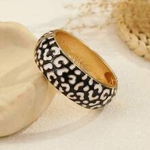 1pc Retro Leopard Print Enamel Wide Cuff Bracelet, Luxury Metal Open Bangle, Versatile Commuter Accessory - Leopard Print - View 4