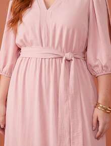 FASHION MIX PREMIUM Elegant Long Dress With Slit And Ruffle On The Hem 3/4 Puff Sleeves With V-Neckline And Tie At The Waist Women's Plus Size - 淺粉色 - 查看 3