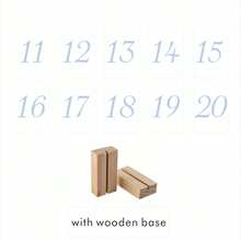 10 quadratische Tischnummern-Karten, geeignet für Hochzeits- und Veranstaltungs-Sitzordnung, Papier-Tischnummern-Karten mit Holzsockel, minimalistischer eleganter Stil, hochwertiger Karton - Weiß - Übersicht 12