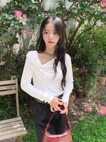 Early Autumn New French Design Asymmetric Neckline Twisted Cinched Waist Knit T-Shirt Top White - White - View 1