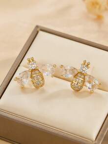 CHICAT 1 Pair Delicate Small Micro-Inlaid CZ Bee Stud Earrings For Women, Pear-Cut Crystal Wings, Tiny Honey Bee Insect Design, Cute Minimalist Daily Wedding Jewelry For Ladies - Gold - View 3