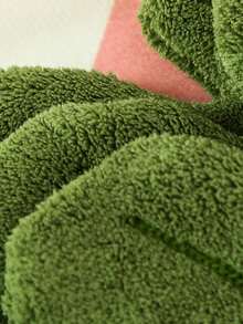 These Hand Towels Feature A Banana Leaf Pattern Design And Are Made Of Soft, Absorbent Coral Fleece. Perfect For Use In Bathrooms, Kitchens And Home Environments, They Are An Excellent Gift For Plant Lovers And A Decorative Item To Add Beauty To Your Space. - Multicolor - View 11