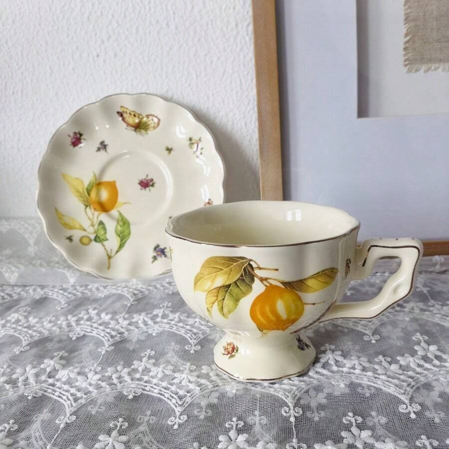 1 Set Of 2pcs Vintage Lemon Pattern Ceramic Coffee Cup & Saucer Set, Gold Rim Series, Luxury British Afternoon Tea Red Tea Cup, Exquisite Home Milk Breakfast Cup, Holiday Gift