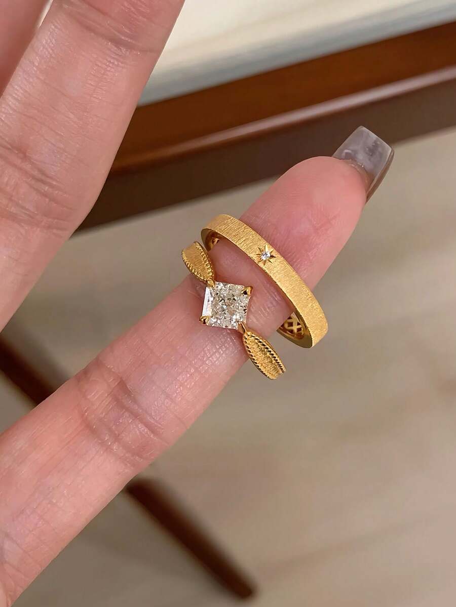 2件組法式復古幾何星形與菱形鋯石銅金戒指套組,獨特紋理星形與菱形戒指,可調節尺寸,適合日常佩戴,也是送給朋友與愛人的理想禮物,特別適合節日與週年紀念送禮 - 金色 - 查看 1