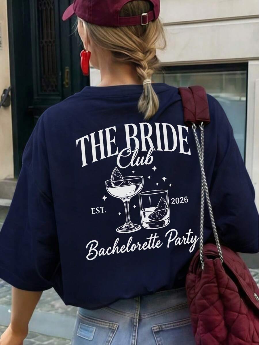 2026 Bride Club 復古調酒圖案背印寬鬆短袖T恤,休閒舒適新娘派對上衣,適合單身女派對、新娘淋浴、女生之夜、婚前旅行、度假穿搭與日常街頭穿搭 - 藏蓝色 - 查看 1
