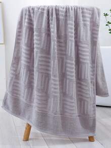 1-Piece Pure Cotton Grey Bath Towel Or Kitchen Small Towel, Jacquard Pattern, Absorbent And Quick-Drying, Suitable For Both Men And Women All Year Round, Suitable For Bathroom, Hotel, Swimming, Festival Gift, Travel Outdoors, School, Home - Grey - View 10