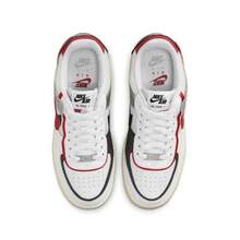 Nike Air Force 1 輕盈舒適百搭簡約防滑厚底板鞋女款 白紅黑 - 白紅黑 - 查看 4