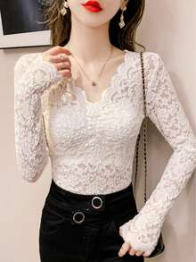 Áo mặc trong nữ cổ chữ V ren gợn sóng, dáng ôm, tay dài xuyên rỗng, áo blouse ren thanh lịch - trắng - Xem 4
