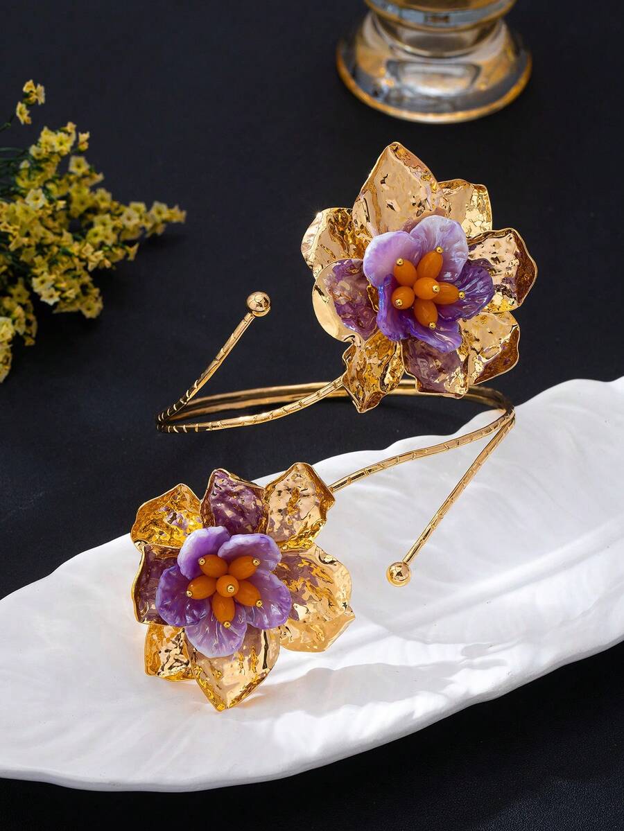 1pc Vintage Gilded Purple Flower Open Cuff Bracelet, 3D Floral Metal Arm Decor Bangle, Vacation Style - Golden Yellow - View 1