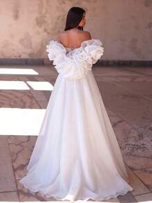 Elegante vestido de sirena sin tirantes, mangas con volantes esponjosos, corte ajustado para boda de otoño - Blanco - Ver 2