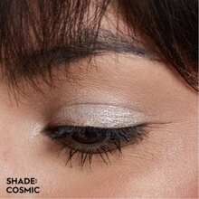 Urban Decay 24/7 Moondust 單色亮片眼影 #Cosmic Color（透明白色閃亮）1.8g/0.06 Oz | 可疊加閃亮眼影 | 長效持久 | 易上妝、均勻平滑 | 絲滑質地 | 無縫暈染 | 純素 - #Cosmic - 查看 3