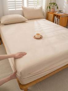 1pc Khaki Super Soft Solid Color Fitted Sheet, Bedding, Lightweight Fitted Sheet, Mattress Cover, Deep Pocket Design Up To 11.8 Inches Fitted Sheet, Soft & Breathable, Suitable For Single, Double, Queen, King Size Beds, All Seasons - Khaki - View 2
