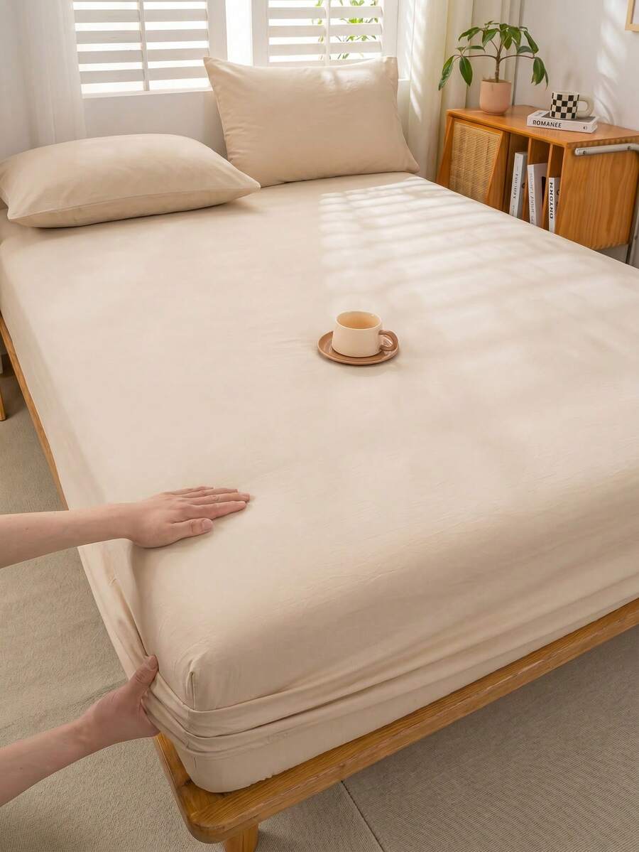 1pc Khaki Super Soft Solid Color Fitted Sheet, Bedding, Lightweight Mattress Cover, Deep Pocket Design Fits Up To 11.8 Inches, Soft And Breathable, Suitable For Twin, Full, Queen, King Size Beds, All Season Use - Khaki - View 1