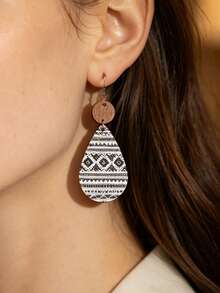 1 Pair Vintage Bohemian Style Teardrop Printed Pattern Patchwork Round Wooden Disc Fashion Earrings - Black and White - View 4