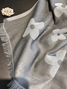 1pc Minimalist Elegant Four-Leaf Clover Pattern Jacquard Thin Scarf Women's Fashion Versatile Air-Conditioned Room Blanket Spring/Autumn Outdoor Windproof Decorative Shawl Suitable For Daily Wear And Outings - Grey - View 3