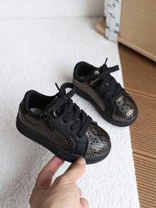1 Pair Unisex Kids Honeycomb Glossy Side Zipper White Sneakers, Spring/Autumn New Style, Non-Slip Soft Sole, Casual Skate Shoes, Lightweight Luxury Versatile Campus Sports Shoes For Toddlers And Young Children - Black - View 1