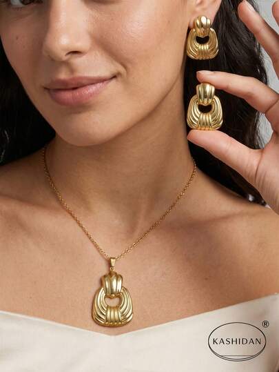 KASHIDAN 1 Set Anting Tusuk Wanita Geometris Emas Stainless Steel Anti-Pudar Anti-Oksidasi Hypoallergenic. Anting Berongga Halus Minimalis Mewah Gaya Vintage Prancis. Aksesori Telinga Geometris Desain Niche. Hadiah untuk Sahabat, Pacar, Ulang Tahun, Hadiah Liburan. Tidak Perlu Dilepas Saat Mandi, Warna Tahan Lama dan Tahan Aus. Perhiasan Mewah Ringan, Tekstur Minimalis, Serbaguna, dan Indah untuk Sehari-hari. Aksesori Elegan, Lembut, Romantis, Cerdas, Murah Hati, Bulat, Ramping, Tekstur Tekan, Lipatan Radial, Rantai Penyangga Bunga, Gaya Kalung Tulang Selangka.