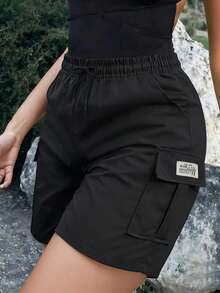 Pantalones cortos cargo de mujer de pierna recta y color negro, con cordón y bolsillos laterales, diseño básico sin estiramiento para el verano - Negro - Ver 4