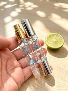 便攜旅行迷你可充電香水噴霧瓶 (10ml) - 採用 2 合 1 雙端設計，具備滾珠與噴霧功能。裝飾有櫻桃與蝴蝶結圖案，呈現精緻美感。 - 彩色 - 查看 5