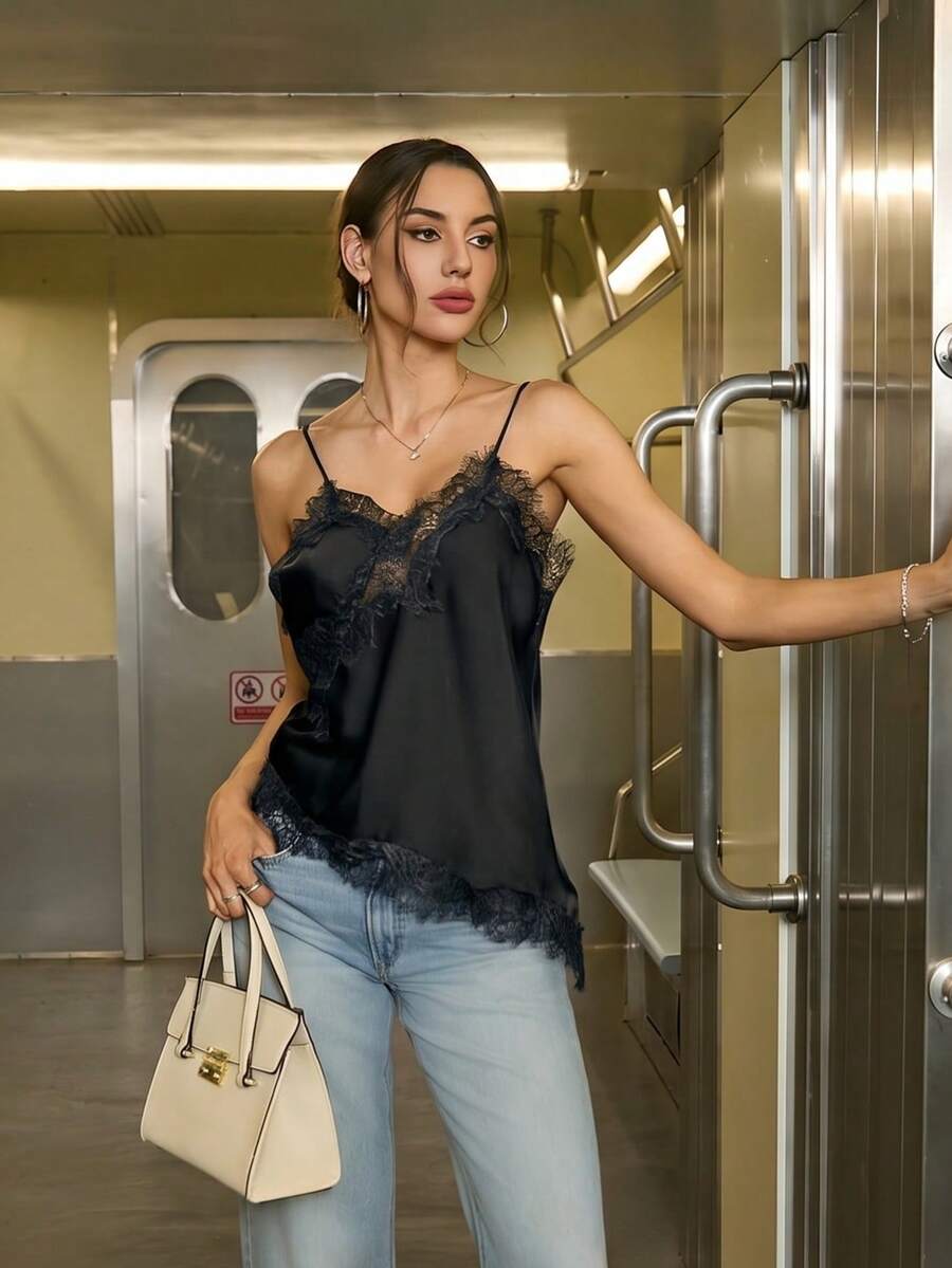 女款純色蕾絲拼接鏤空不對稱下擺度假風細肩帶背心上衣 黑色 夏季 - 黑色 - 查看 1