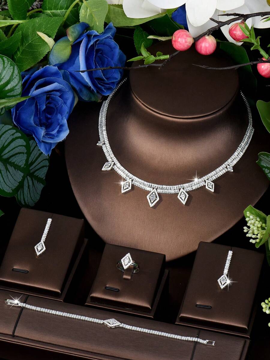 1 Set Queen Luxury Style Multi-Cut Rectangular Trapezoid Cubic Zirconia Jewelry Set + Geometric Rhombus Cluster High-Reflective Cubic Zirconia 4-Piece Set + Cocktail Party, Holiday Festival Evening Dinner Atmosphere Matching Accessories - Silver - View 1