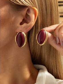 Oval Resin Earrings For Women, Luxury High-End French Style Versatile Niche Design Stud Earrings - Oval Resin Earrings - View 1