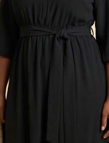 FASHION MIX PREMIUM Elegant Long Dress With Slit And Ruffle On The Hem 3/4 Puff Sleeves With V-Neckline And Tie At The Waist Women's Plus Size - 黑色 - 查看 3