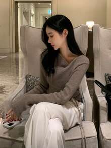 Design Triangle Cut Off-Shoulder Ruched Tie Long Sleeve Knit Top - Mocha Brown - View 3