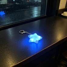 USB Rechargeable Mini Star-Shaped Touch Sensor Night Light - Auto-Sensing Bag Light, Portable Travel Keychain Pendant Light, Handheld Star-Shaped Lamp, Star Design, Suitable As Romantic And Thoughtful Valentine's Day, Mother's Day, Friend Birthday Gift - White Star - View 7