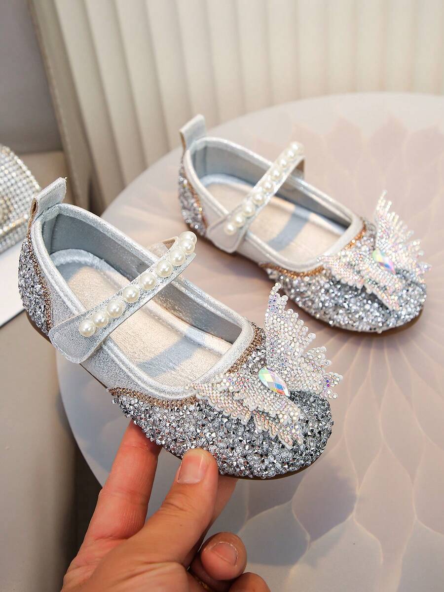 Zapatos de princesa con mariposa de strass multicolor para niñas, zapatos con decoración de perlas y suela blanda, estilo hada para uso diario, escuela y citas en primavera, verano y otoño - Plateado - Ver 1