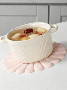 1pc Silicone Heat Resistant Mat, Non-Slip And Heat-Resistant, Suitable For Kitchen Countertop, Ideal For Placing Hot Dishes. Modern Design, Can Hold Pots And Pans. Elegant Daisy Pattern Silicone Placemat, Heat-Resistant And Easy To Clean, Can Be Used As Coaster And Heat-Resistant Mat. - View 3
