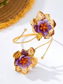1pc Vintage Purple Glazed 3D Flower Open Cuff Bracelet, Women's Heavy-Duty Pleated Metal Floral Armlet, Beach Vacation Dress Atmosphere Arm Accessory - Violet Purple - View 3