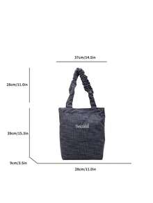 Bolsa de Ombro de Tecido Preto Elegante com Estampa Xadrez, Estampa de Letras e Design de Alça Franzida, Adequada para Trabalhadores de Escritório, Estudantes, Mulheres Jovens, Fashionistas e Mães em Tempo Integral. Seja para Ir e Vir, Compras, Férias, Passeios Diários, Viagens Curtas ou Escapadas de Fim de Semana, é uma Escolha Ideal. - Preto - Visão 7