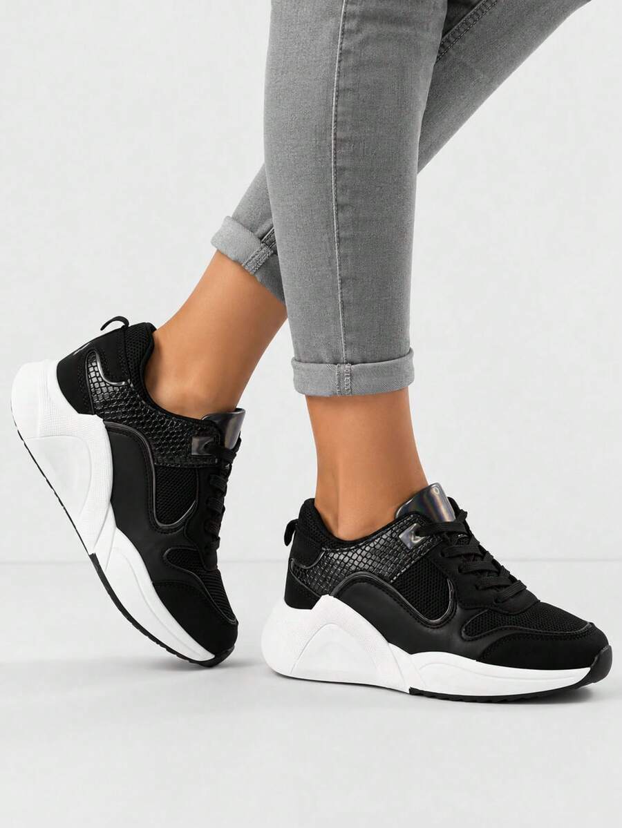 Sports Shoes, Lace-Up, Mesh + Imitation Leather, Snake Skin Imitations. - Black - View 1