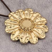 1 pieza Elegante colgante de margarita grande hueca mate, accesorio de estilo bohemio y pastoral, cadena larga de cuerda trenzada marrón, regalo para novia, madre, mejor amiga para uso diario, citas, fiestas y vacaciones - cuerda de cera - Ver 5