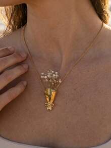 1pc Unique 3D Wrapped Bouquet Pendant Necklace, Gold-Plated Stainless Steel, Fashionable Personalized Women's Jewelry, Summer Necklace - Gold - View 2
