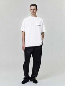 Camiseta de manga corta clásica de Fear of God Essentials - Blanco - Ver 3
