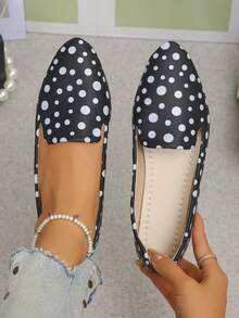 Black Background With White Dots Of Varying Sizes