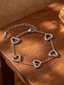 Gentle Hollow Heart Necklace And Bracelet 2 Pieces Set, Simple And Sweet French Girl Style, Suitable For Commuting, Dating, Vacation, European And American Influencer Style, Full Atmosphere When Worn As A Set, Perfect For Daily Wear Or Gifting - Heart-shaped Set - View 4