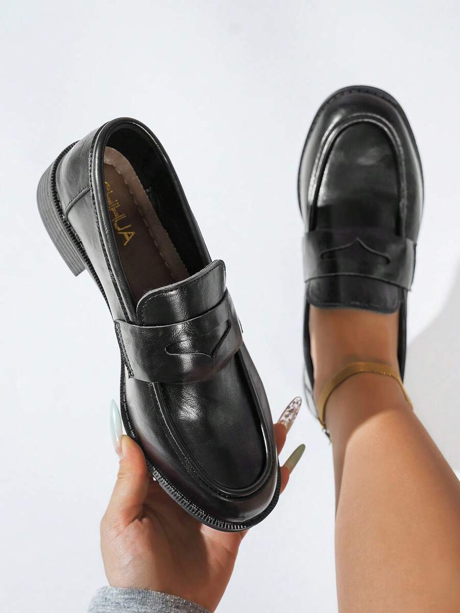 SHIHUA Women's Loafers Spring/Summer New Soft Sole Flat Shoes Retro British Style Commuter Round Toe Slip-On Shoes - Black - View 1