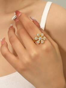 Light Luxury Full Rhinestone Five-Petal Flower Ring, Gold-Plated Crystal Flower Open Ring, Fashionable Elegant Adjustable Stackable Finger Ring Accessory - Gold - View 8
