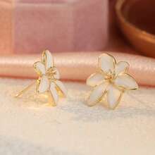 Vintage Elegant White Flower Design Earrings, Delicate Small Flower Earrings, Fashion Accessory For Women's Daily Wear And Vacation - Gold - View 4