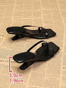 Spring/Summer New Arrival, Women's Chocolate Brown Toe-Post Sandals, Square Toe Flat Flip-Flops, Fashion Casual Sandals - Black - View 4